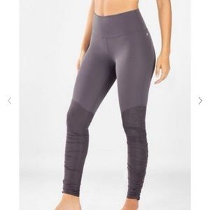 Fabletics cashed leggings size S (2-4)
